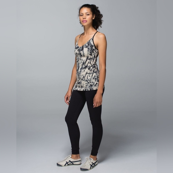 2/35$ Lululemon Open Your Heart Tank Size 4 Tan And Black Color W1967S - Picture 3 of 14